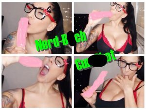 Adriana del Rossi Porno Video: Nerd-Bitch Cum***t